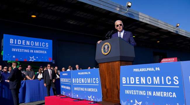 Read more about the article Biden Awards $7 Billion for Clean Hydrogen Hubs Across US