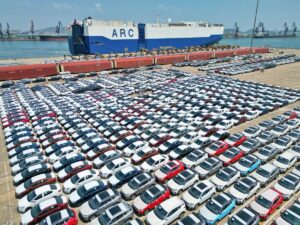 Read more about the article China Overtakes Japan as Top Auto Exporter in 2023